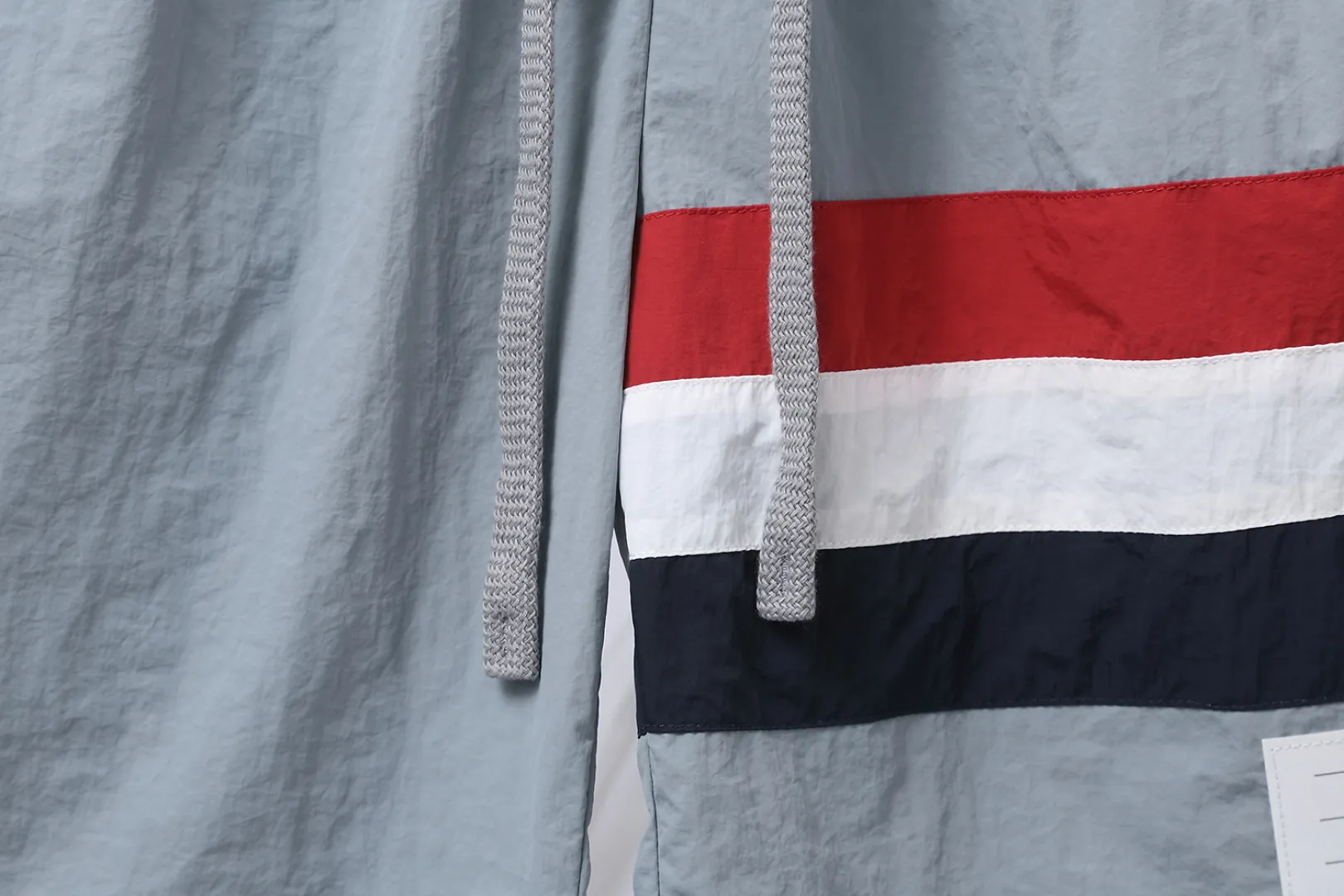 ：F 32 （TB ） In Stock THOM BROWNE .TB Classic Same Style ：White/Gray/Navy Blue/Black Size：1/2/3/4